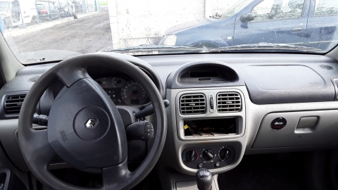 Dezmembrez Renault Clio II, an 2006, motorizare 1.5 DCI